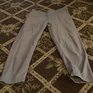 gray capris!